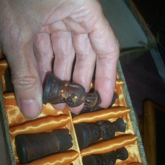 Vintage Boxed Chinese Carved Chess Set Fabric Lined 2 Tier Box w/ Matching Board - Picture 15 of 15